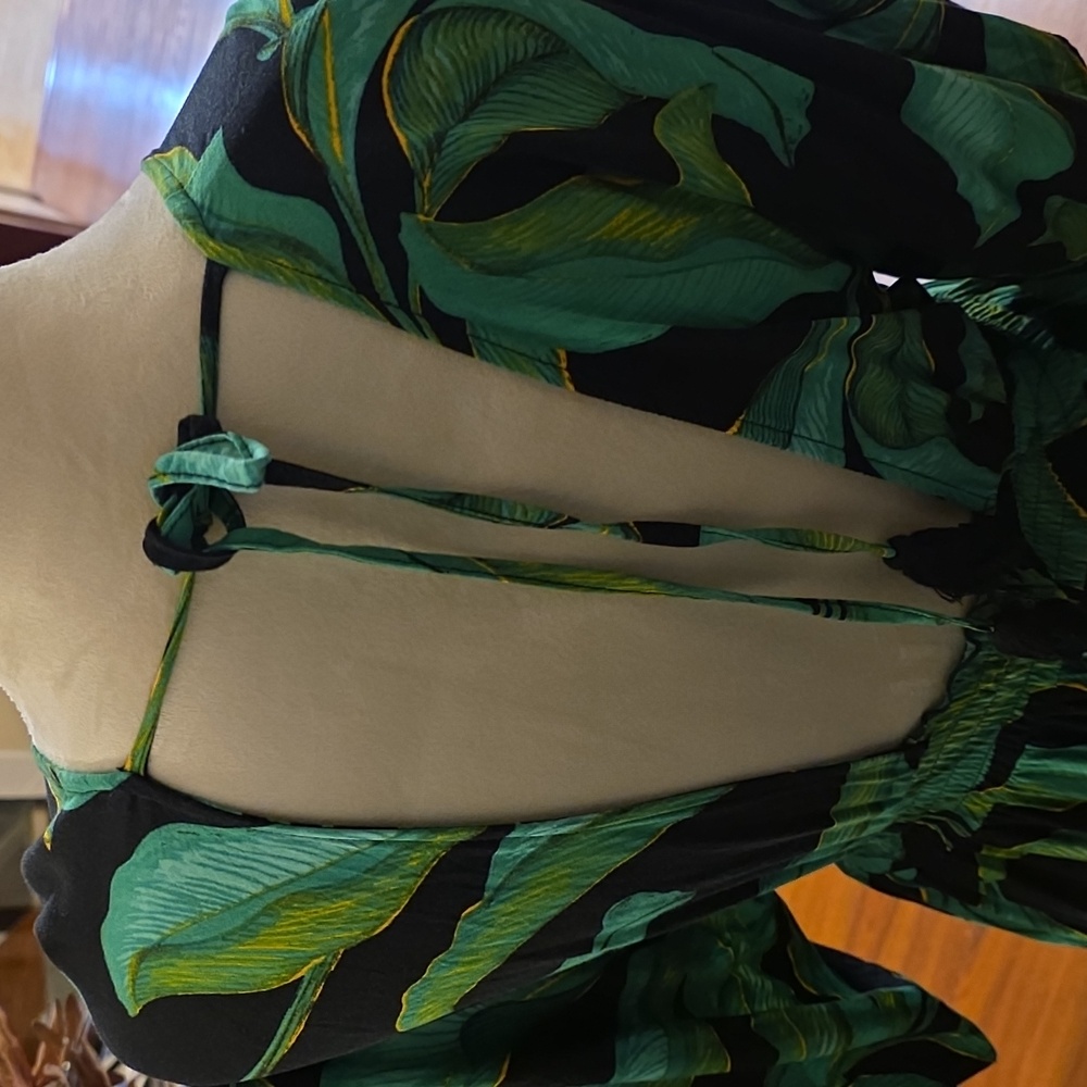 Forever 21 Beautiful Green Patterned Women's Dress - Picture 2 of 6